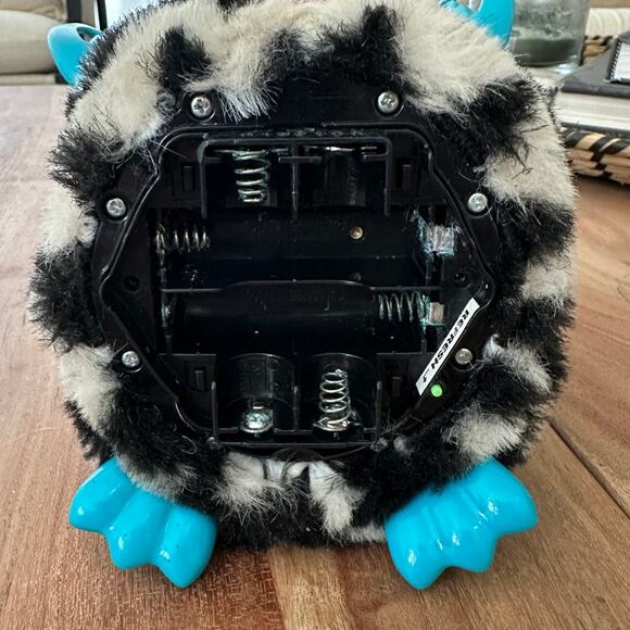 Furby Boom! HASBRO 2013 Zigzag Black White Stripes with Matching Furbling TESTED - Picture 5 of 5